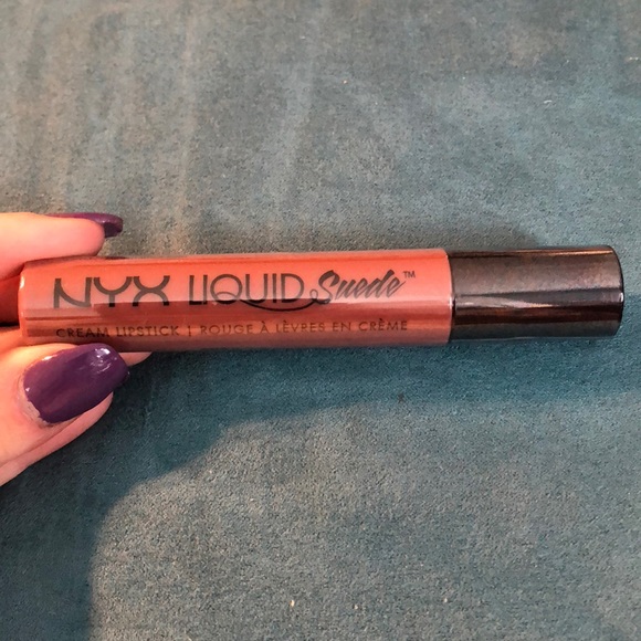 🛍 2 FOR $10 | NYX Liquid Suede in Soft-Spoken 4 - Picture 2 of 3